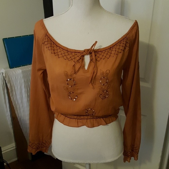 OFF SHOULDER CROP TOP - Picture 1 of 8